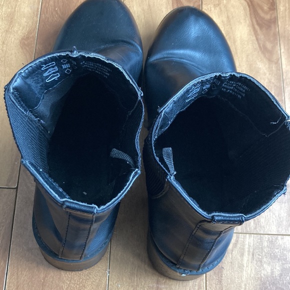 👠BOGO FREE👠ARDENE 💫 Black Slip-On Faux Leather Ankle Boots - Picture 3 of 6